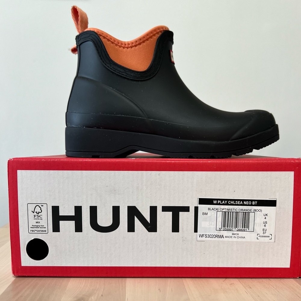 Hunter “Play” line, Chelsea rain boots. New in box, never worn - Picture 2 of 8